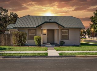 149 NW 8th St, Redmond, OR 97756
