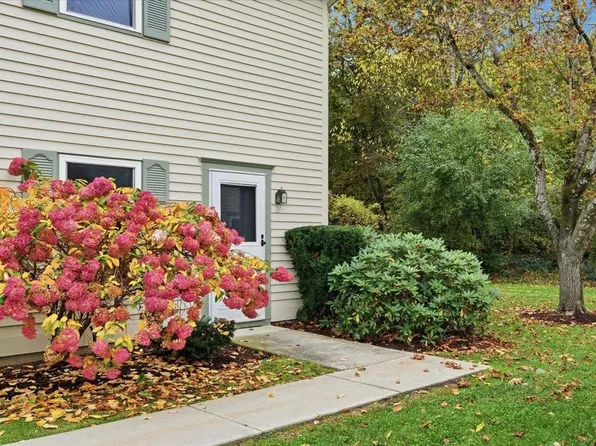 37 Densmore Drive, Essex Junction, VT 05452