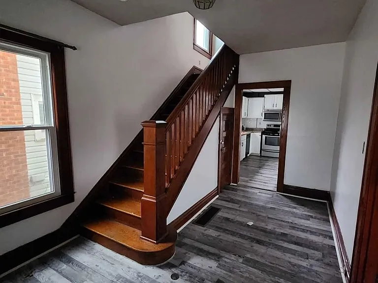 1909 Washington Ave — Photo 11