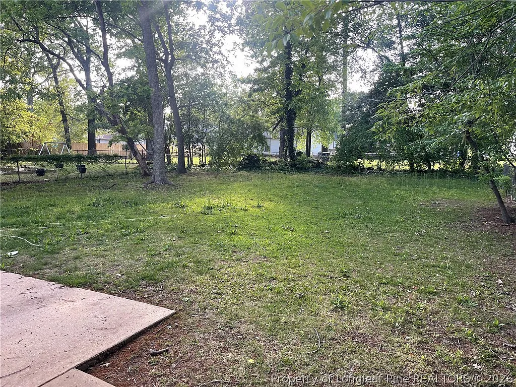 3 bed, 2.0 bath, 1106 sqft, $1,395 — Photo 3