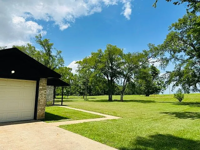 1470 FM 2712 — Photo 27