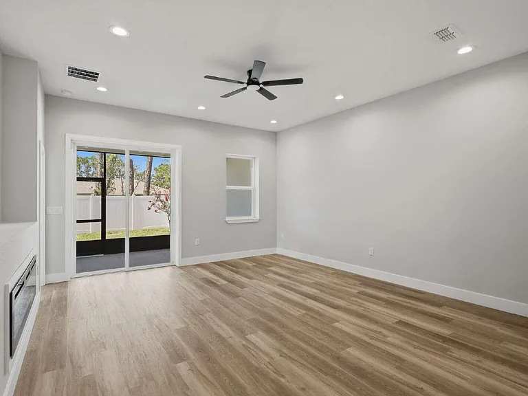 6 Unicorn Ct #A — Photo 12