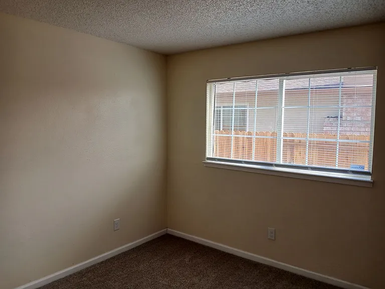 400 Mokelumne Dr — Photo 40