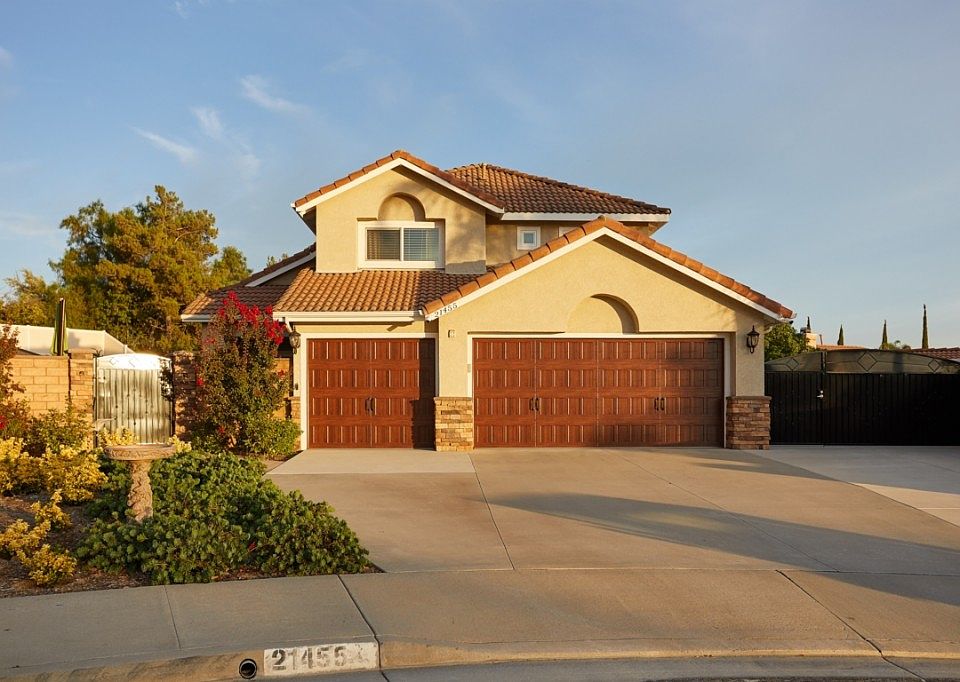 1st image of 21455 Shakespeare Ct