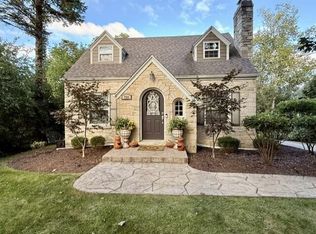 700 Elm Grove Rd, Elm Grove, WI 53122