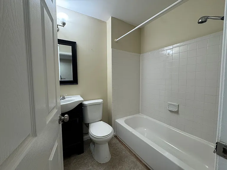 2444 Druid Hill Ave — Photo 45