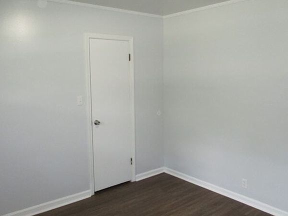 3rd image of 708 Franklin Dr