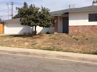 3001 La Casa Pl, Bakersfield, CA 93306
