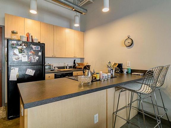 5th image of 769 N High St APT 307