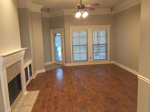 5th image of 308 Stags Leap Ln