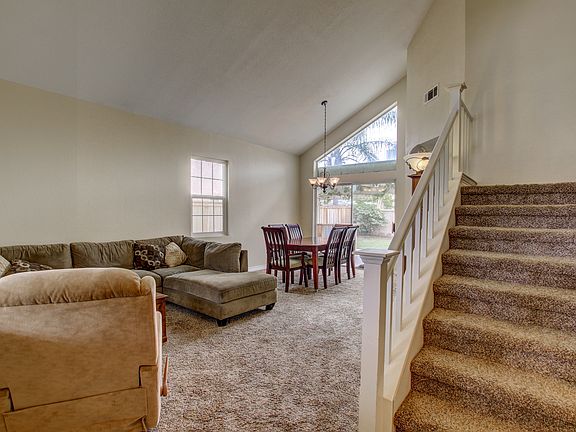 5th image of 28373 Stillwater Dr
