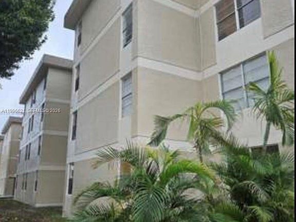 2nd image of 1805 W 56th St APT 209