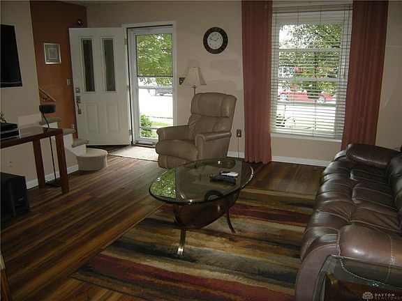 4th image of 107 W Van Lake Dr