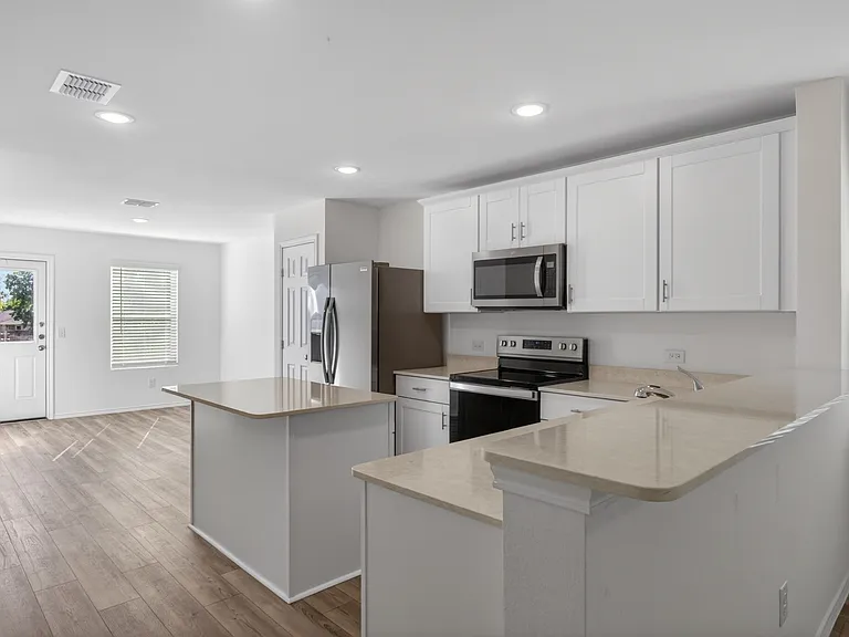605 Grenada Lake Dr — Photo 19