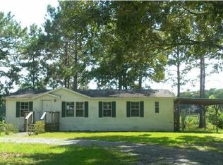 566 Paradise Island Dr, Defuniak Springs, FL 32433