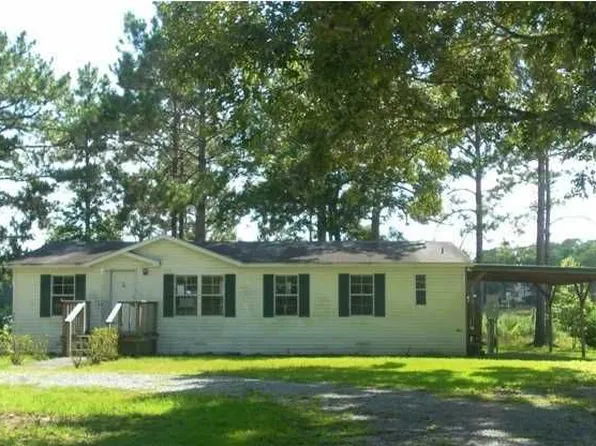 566 Paradise Island Dr, Defuniak Springs, FL 32433