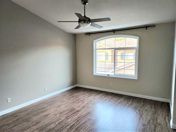 5th image of 9479 Questa Pointe