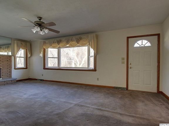 2nd image of 700 S Hilltop Dr