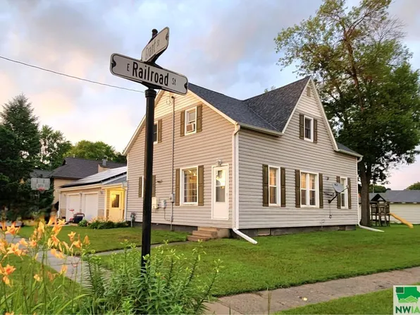 802 Grant St, Boyden, IA 51234