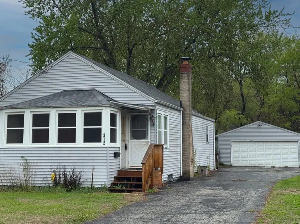 312 Pennsylvania Ave, Loves Park, IL 61111