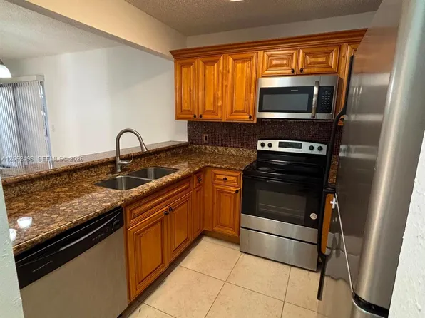 1502 Lake Crystal Dr APT A, West Palm Beach, FL 33411