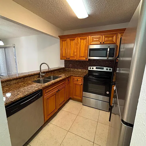 1502 Lake Crystal Dr #A Photo 1
