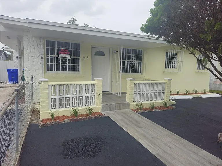 2521 NW 13th Ave #2521 — Photo 1