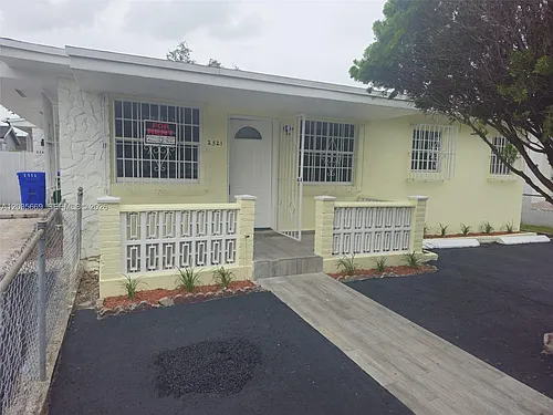 2521 NW 13th Ave #2521 Photo 1