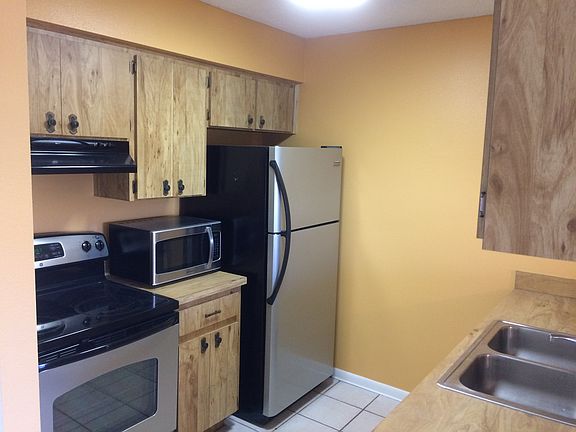 4th image of 6125 Oak Cluster Cir