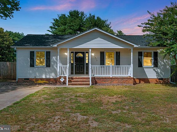 2nd image of 4512 Vicky Ln