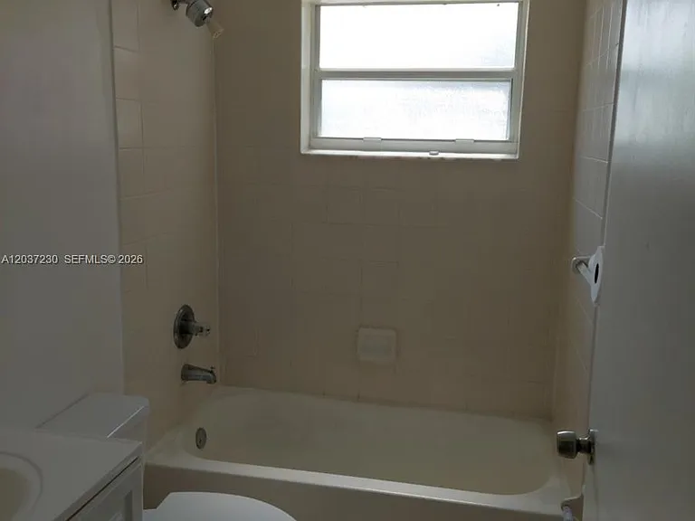 2319 Johnson St #1 — Photo 9