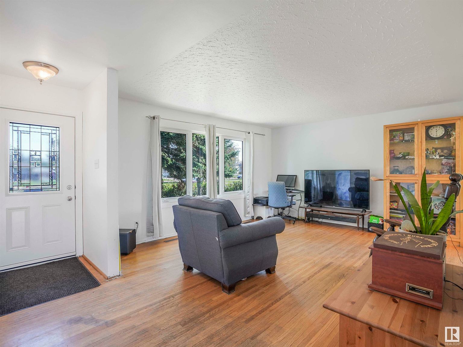 10220 50th St NW, Edmonton, AB T6A 2B9 Zillow