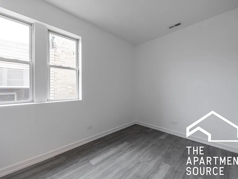 1014 N Hamlin Ave #2 — Photo 11