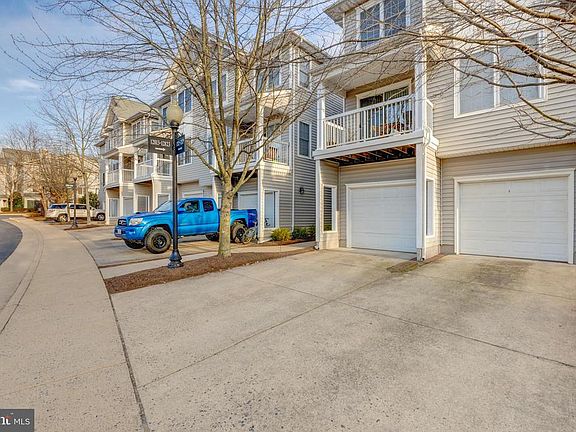 3rd image of 12819 Fair Briar Ln