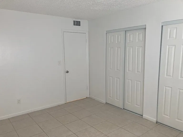 5875 SW 41st St — Photo 7