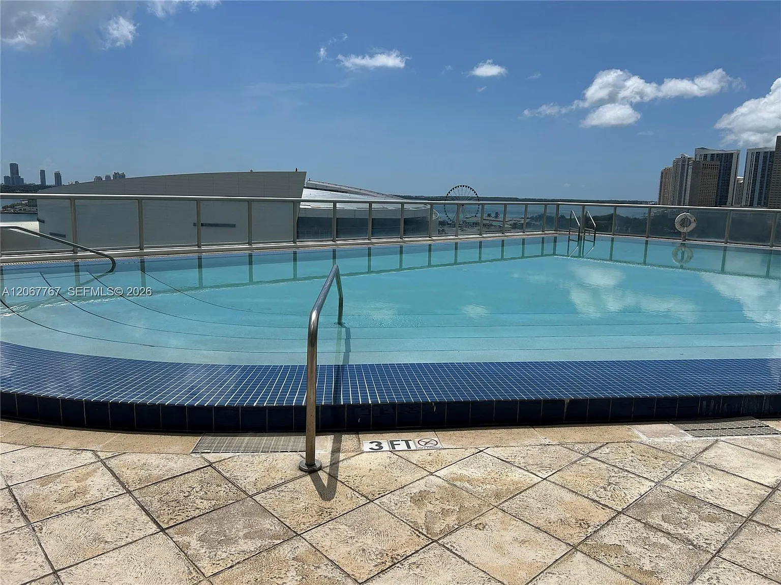 Marinablue Condo — Photo 1