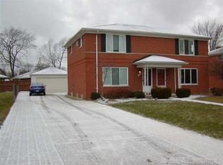 26513 Jefferson Ave, Saint Clair Shores, MI 48081