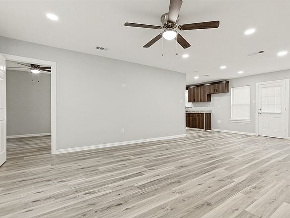 3rd image of 617 Cedar Dr