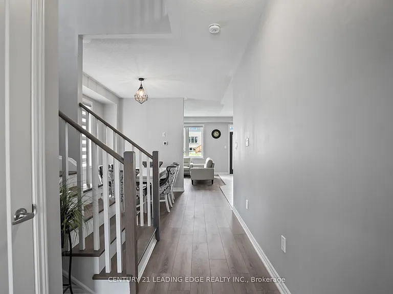 1097 Trailsview Ave — Photo 5