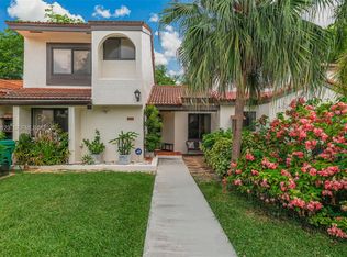 Kenland Court, Miami, FL 33186