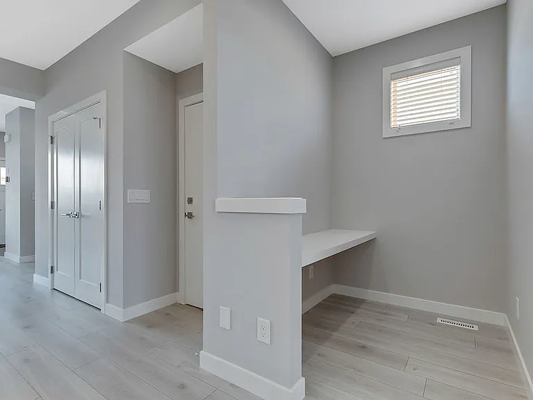 146 Creekside Dr SW #UPPER — Photo 13