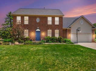 16181 Valcrest Dr, Linden, MI 48451