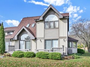W8129 Manchester Ln APT 22, Lake Mills, WI 53551