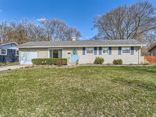 521 N Silverleaf Blvd, Carol Stream, IL 60188