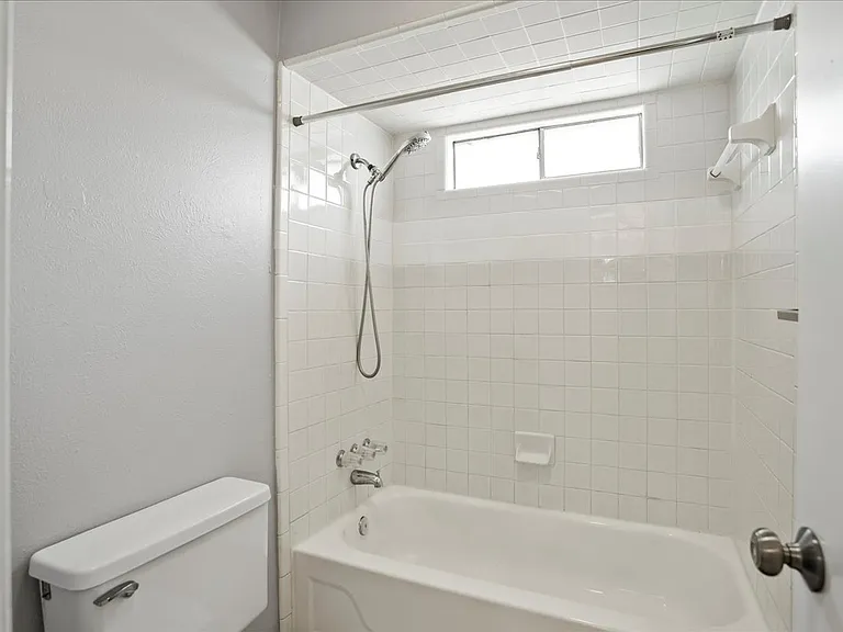 2309 Lawndale Dr — Photo 22