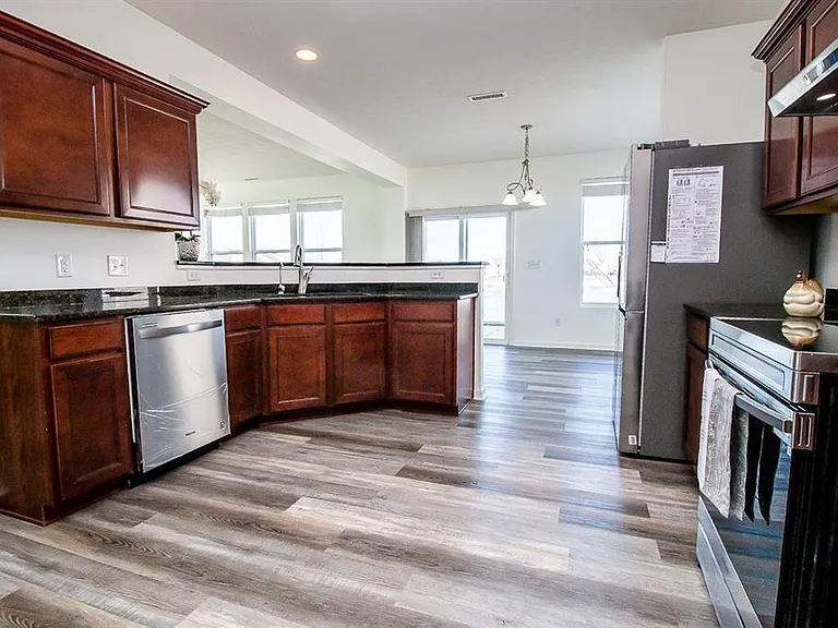 3582 Rolling Knoll Ln — Photo 2