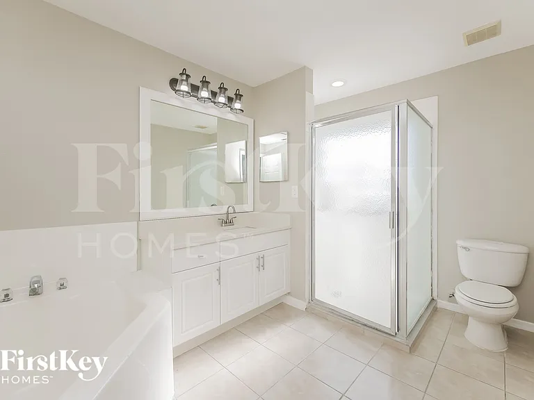 2519 NW 7th St — Photo 14