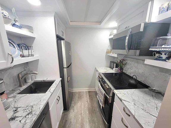 5th image of 175 Malabu Dr APT 51