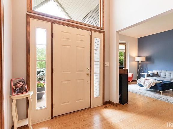 3rd image of 2401 E Cedarwood Dr