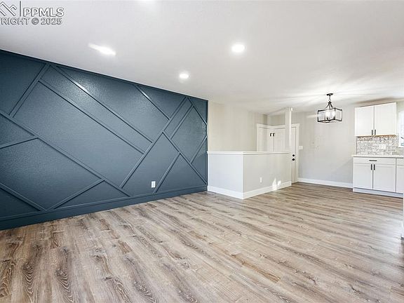 4th image of 4015 E Pikes Peak Ave
